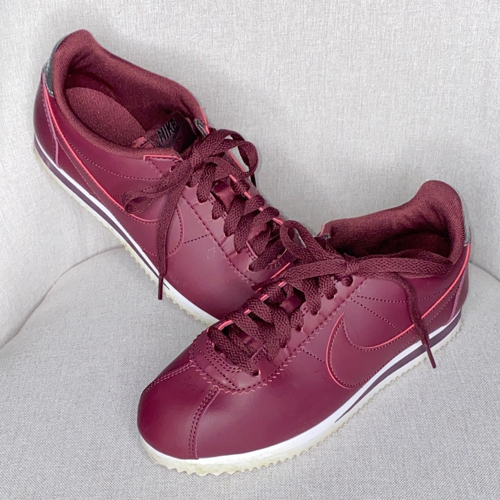 Nike Classic Cortez Leather Women’s 7.5 Maroon